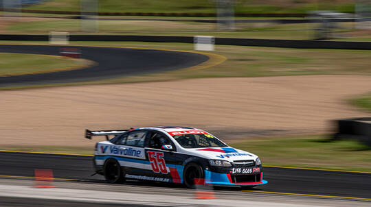 V8 Drive and Front Seat Hot Laps - 8 Laps - Sydney