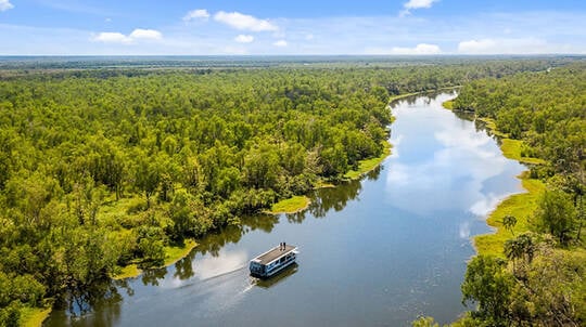 Top End Day Tour with Flight, Cruise and Crocodile Encounter