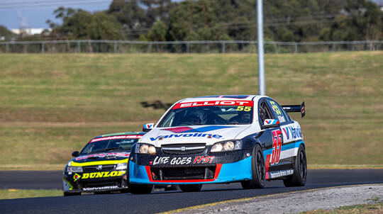 V8 Drive and Front Seat Hot Laps - 8 Laps - Sydney
