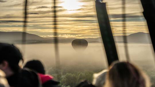 Sunrise Hot Air Balloon Tour Over Yarra Valley - 4 Hours