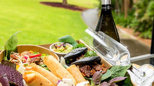 Picnic in the Royal Botanic Gardens by Luke Nguyen - For 2
