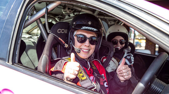 V8 Race Car Driving 4 Laps - Sydney