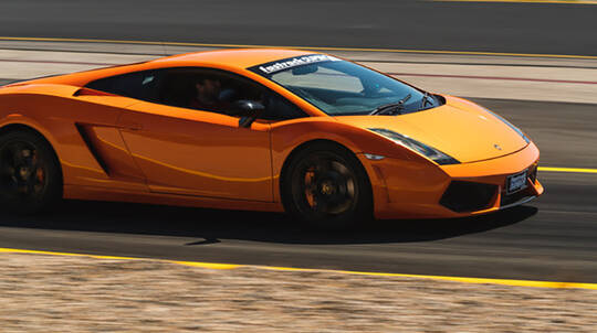 Toro Lamborghini Supercar Drive - 6 Laps - Sydney