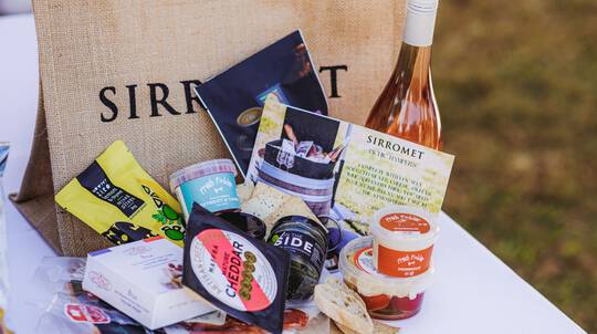 Premium Winery Picnic Hamper Lunch with Wine Tasting - For 2