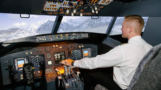 Flight Simulator Based on Boeing 737 - 60 Minutes